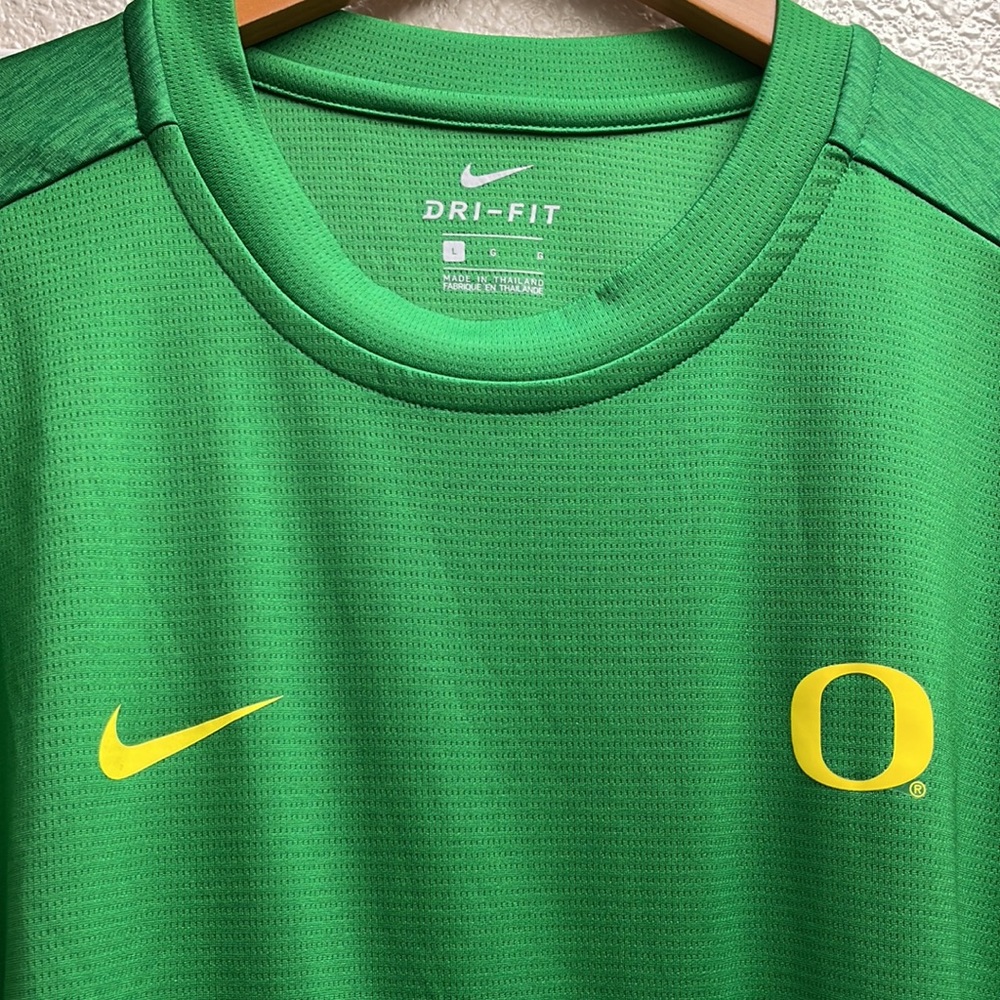 Nike Oregon Ducks Green Dri-Fit Long Sleeve Tee